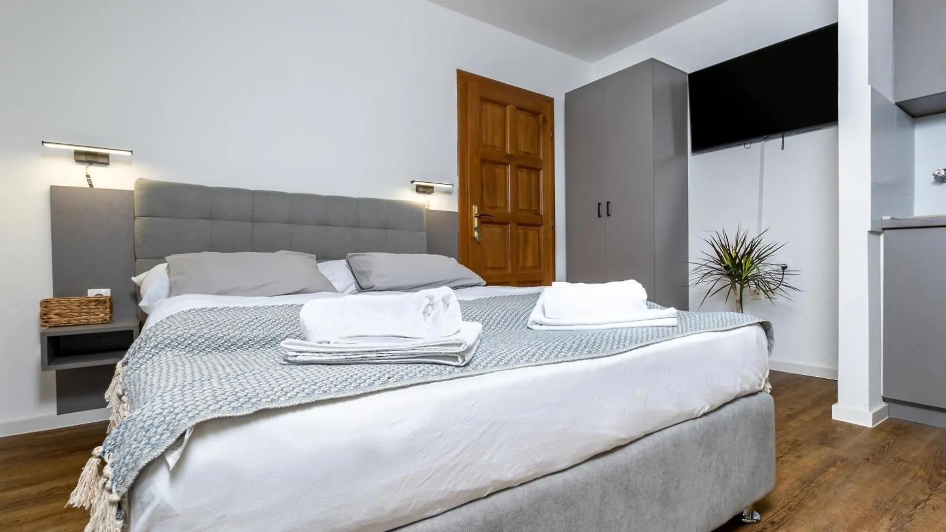 Apartments Dida Sime Starigrad Paklenica