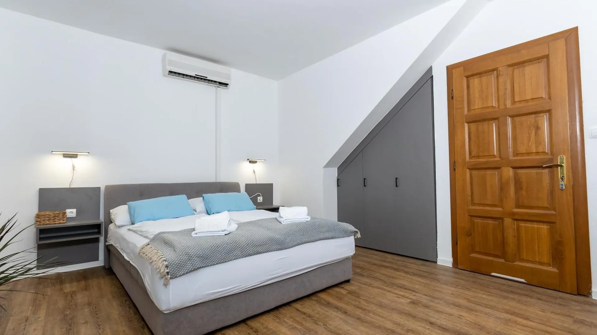 Apartments Dida Sime Starigrad Paklenica